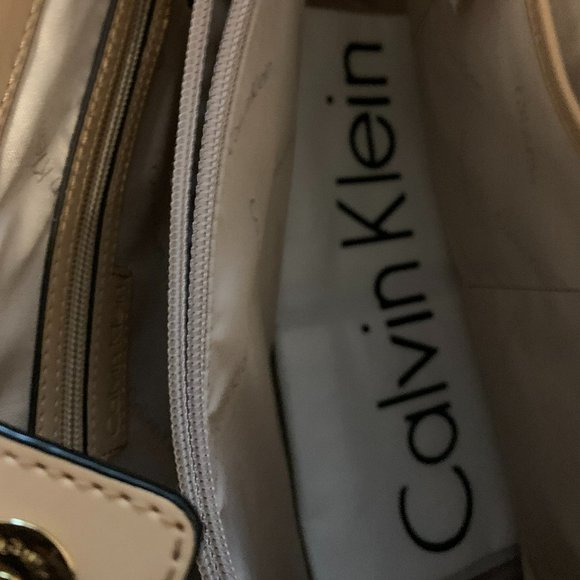 Calvin Klein Shoulder Bag Purse, Color Tan - Picture 2 of 3